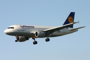 Airbus A319-114 - D-AILT operated by Lufthansa
