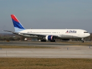 Boeing 767-300ER - N152DL operated by Delta Air Lines