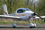 Flying Machines FM250 Vampire - OM-M250 operated by Private operator