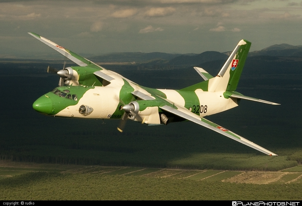 Antonov An-26 - 3208 operated by Vzdušné sily OS SR (Slovak Air Force) #an26 #antonov #antonov26 #slovakairforce #vzdusnesilyossr