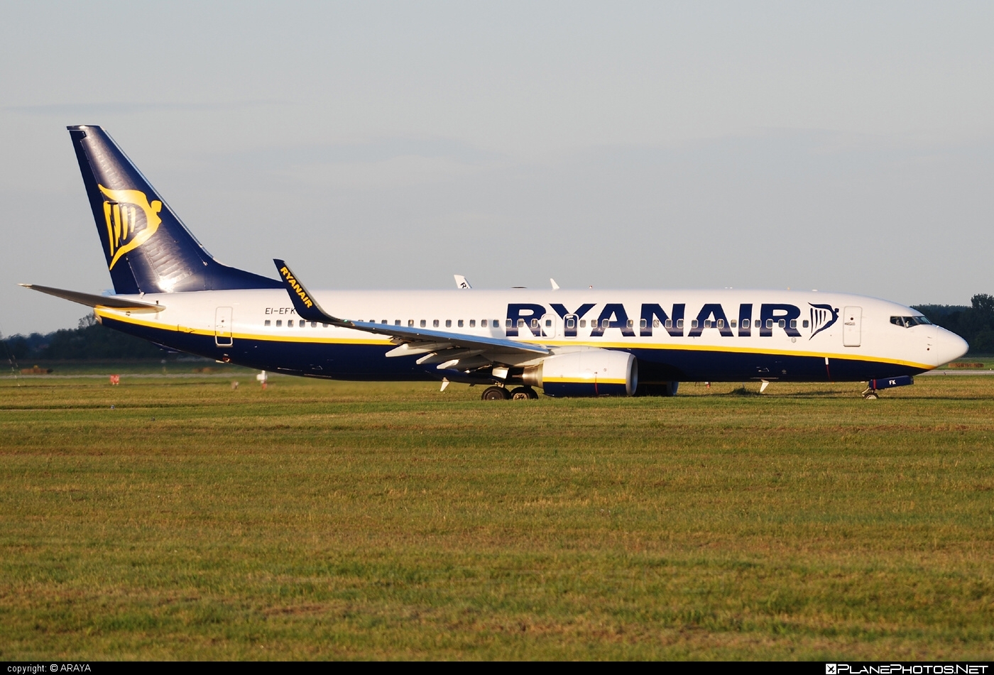 Boeing 737-800 - EI-EFK operated by Ryanair #b737 #b737nextgen #b737ng #boeing #boeing737 #ryanair