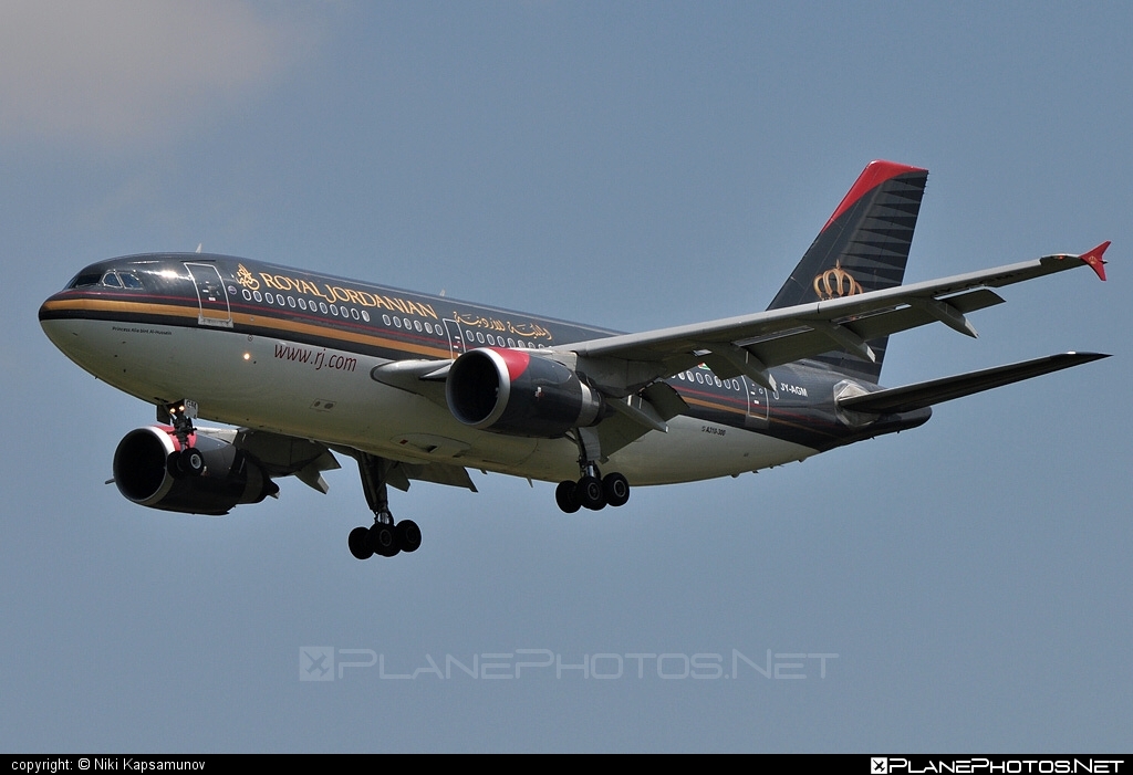Airbus A310-304 - JY-AGM operated by Royal Jordanian #a310 #airbus #airbus310