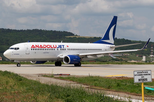 TC-JFT - Boeing 737-800 operated by AnadoluJet taken by Zoltan97