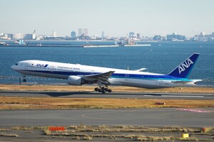 JA752A - Boeing 777-300 operated by All Nippon Airways (ANA) taken