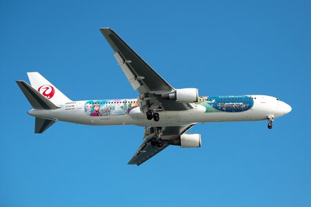 31802_Boeing-767-