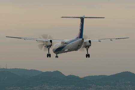 航空機・ヘリコプター ANA DHC-8-402Q Dash 8 JA856A JA856A
