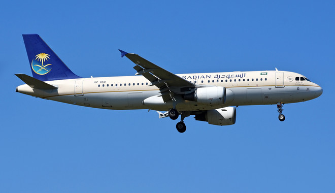 15661_Airbus-A320-214_HZ-