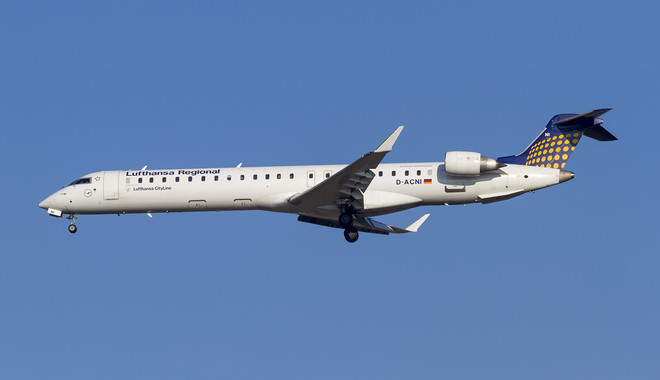 21767_Bombardier-CRJ900LR_D-