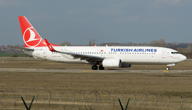27158_Boeing-737-800_TC-