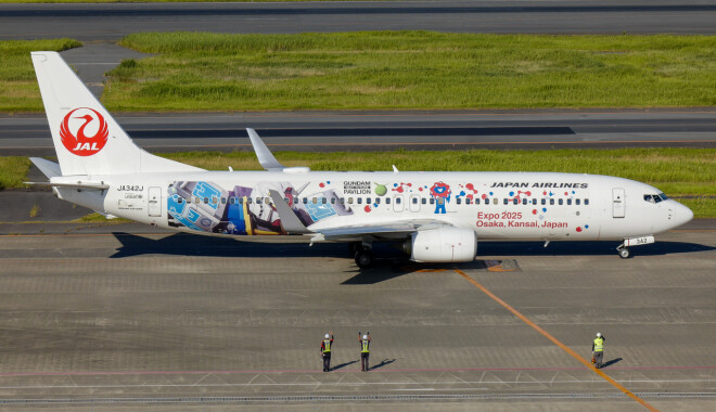 JA342J - Boeing 737-800 operated by Japan Airlines (JAL