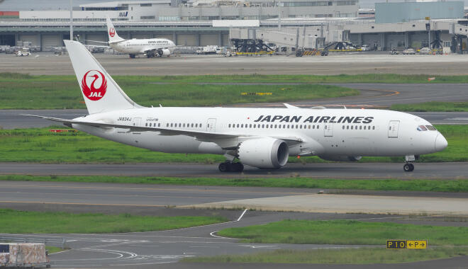 JA834J - Boeing 787-8 Dreamliner operated by Japan Airlines (JAL