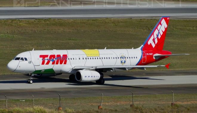 4720_Airbus-A320-232_PR-