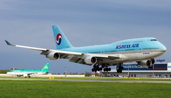 HL7498 - Boeing 747-400 operated by Korean Air taken by Karel