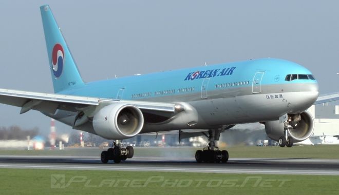 BOEING　777-200 HL7764 - Boeing 777-200 operated by Korean Air taken by Tivat
