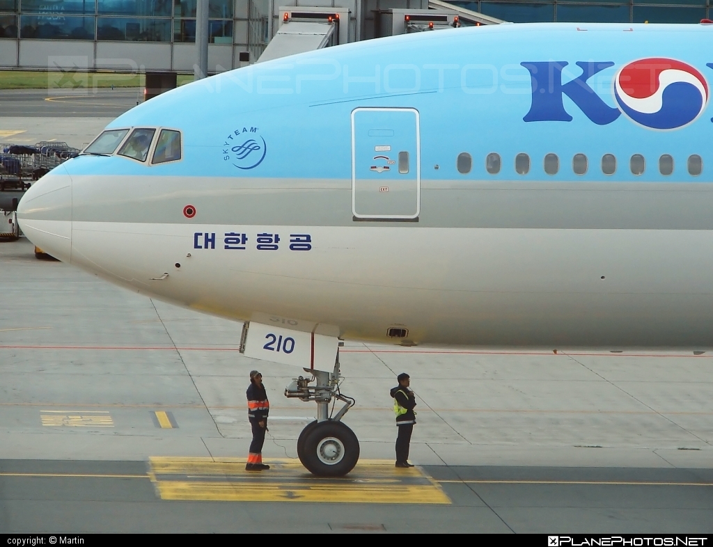 Boeing 777-300ER - HL8210 operated by Korean Air #b777 #b777er #boeing #boeing777 #koreanair #tripleseven
