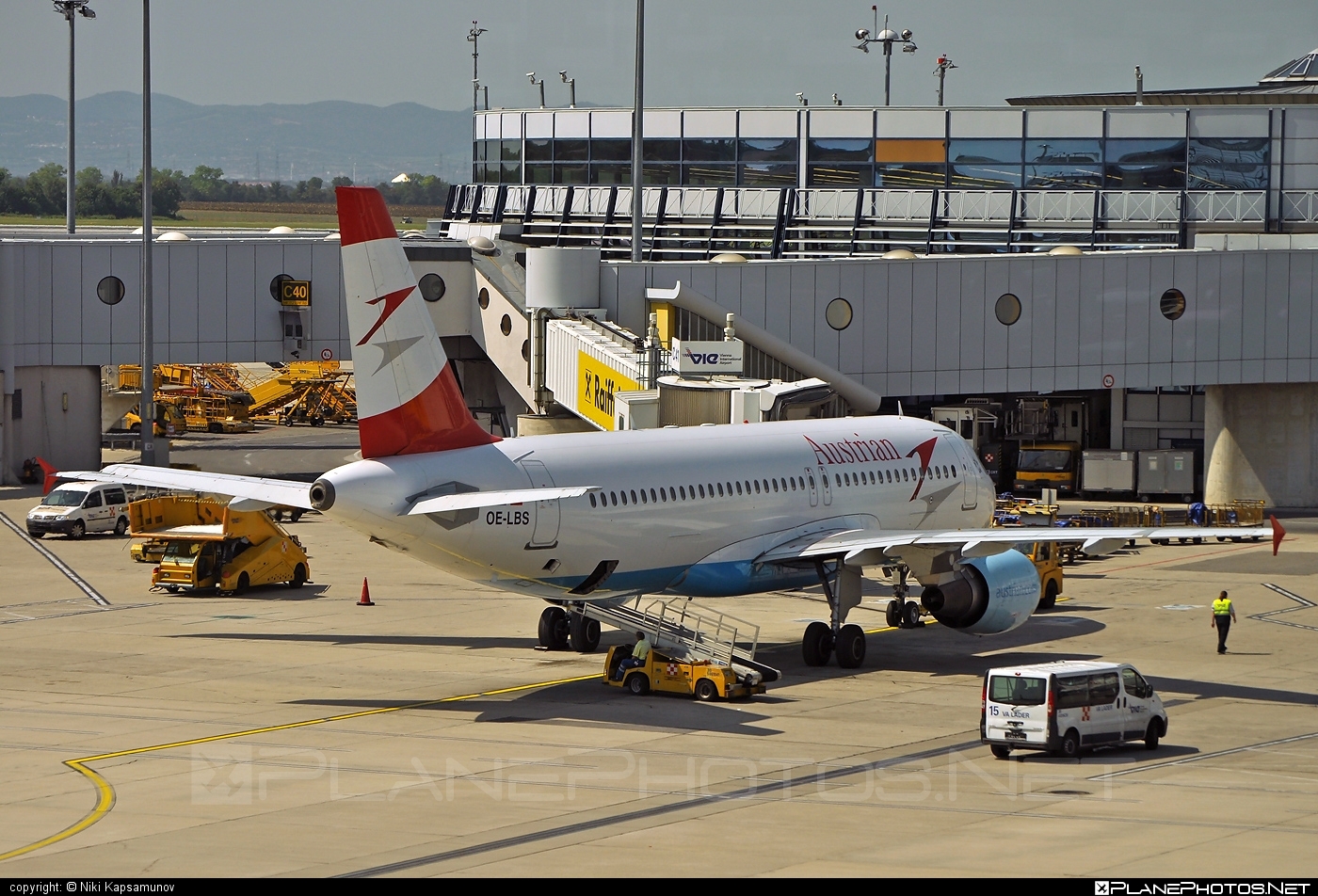Airbus A320-214 - OE-LBS operated by Austrian Airlines #a320 #a320family #airbus #airbus320