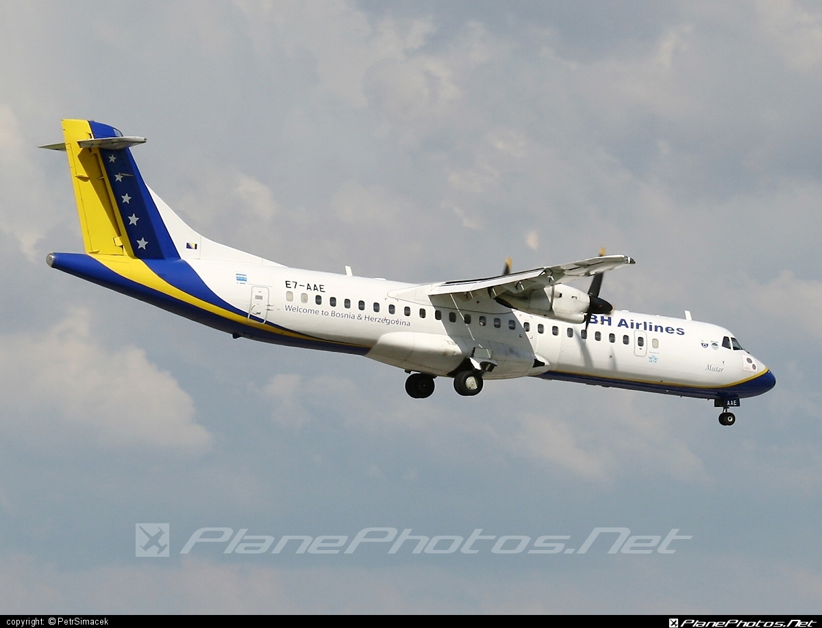 ATR 72-212 - E7-AAE operated by BH Airlines #atr