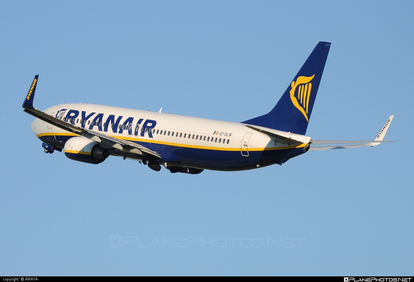 Boeing 737-800 - EI-DLW operated by Ryanair #b737 #b737nextgen #b737ng #boeing #boeing737 #ryanair